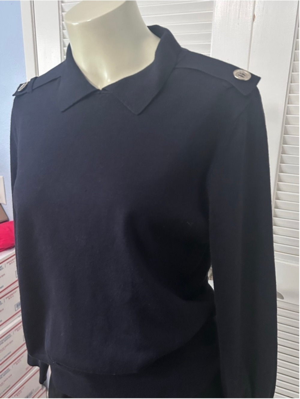 Tommy Hilfiger Navy Crew Neck Sweater Gold Button Shoulder Size L - Picture 2 of 11